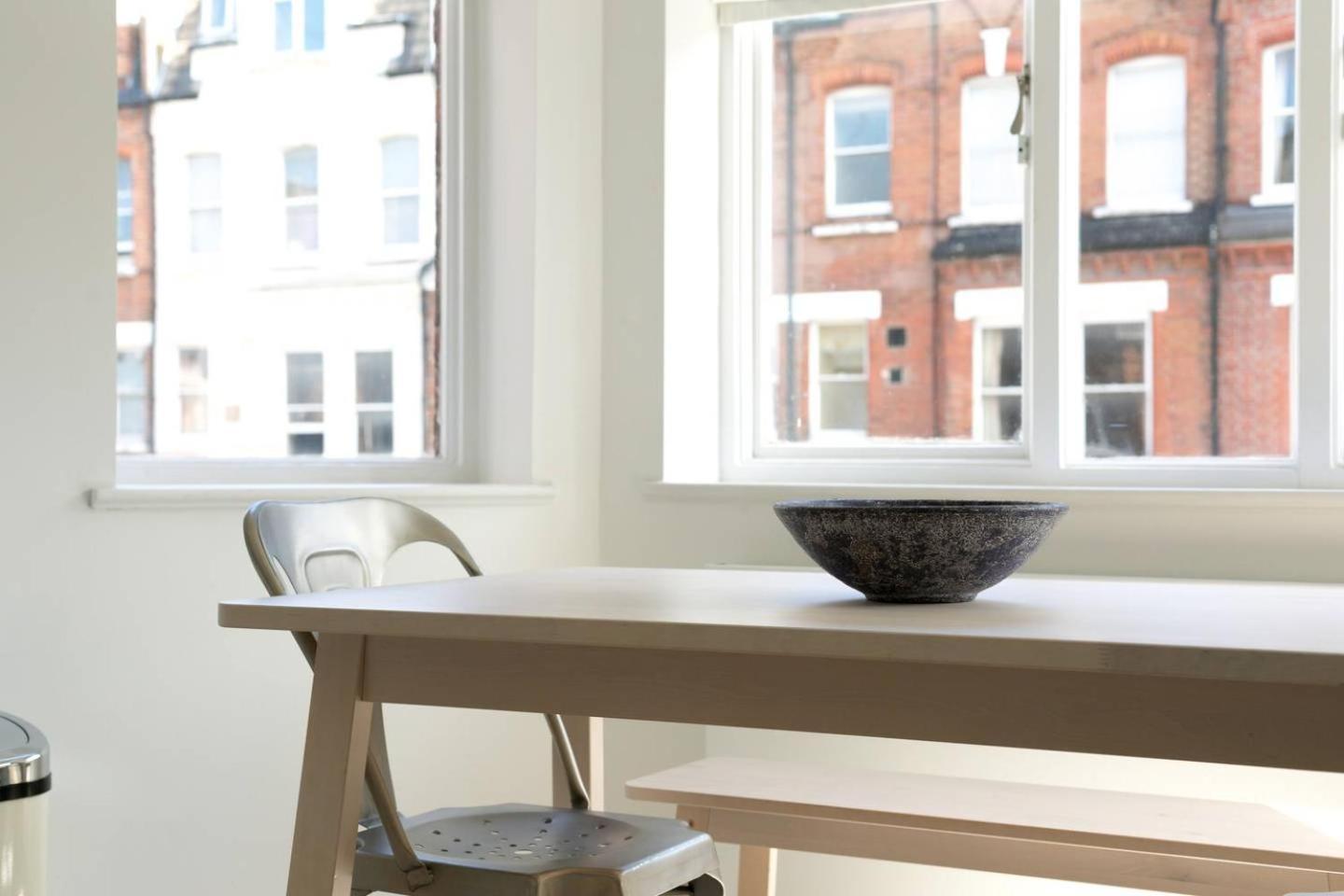 Guestready - West Kensington Home W/Balcony Лондон Экстерьер фото