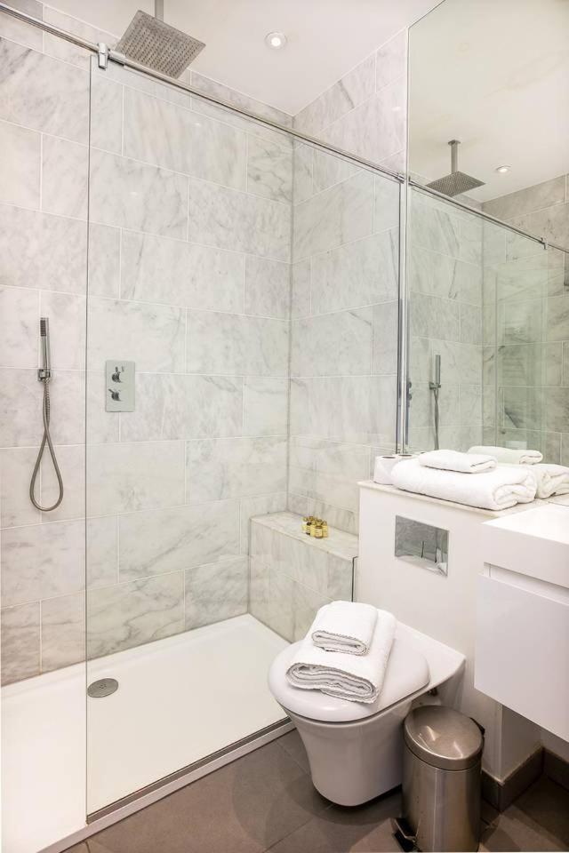 Guestready - West Kensington Home W/Balcony Лондон Экстерьер фото